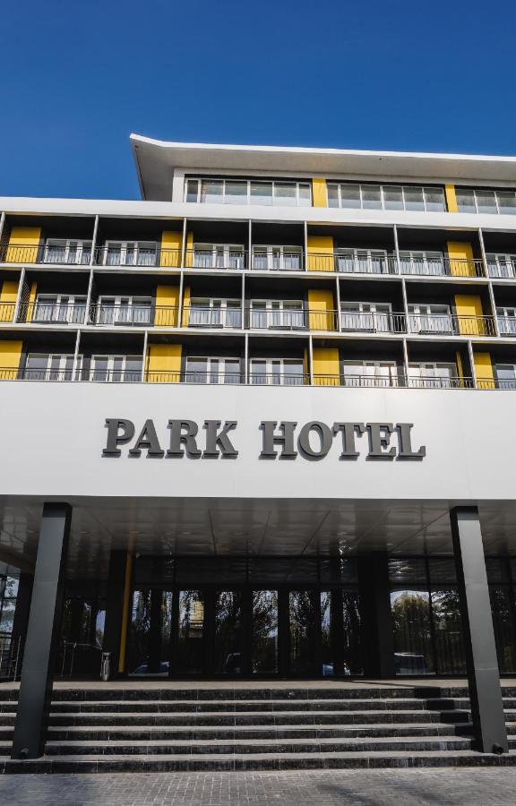 Park Hotel Tiraspol Bagian luar foto